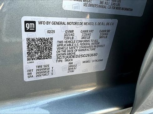 Used 2025 GMC Sierra 1500 SLT AWD/4WD image 21