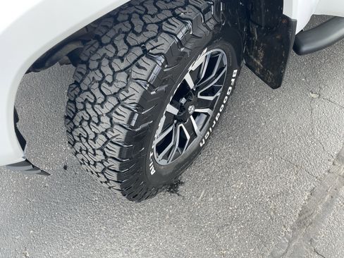 Used 2020 Toyota Tacoma TRD Sport image 10