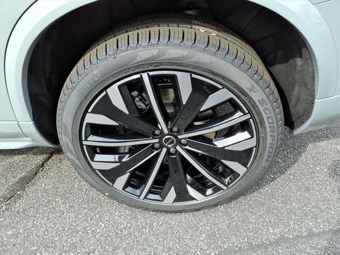 New 2026 Volvo XC90 B6 Ultra w/ Protection Package Premier AWD/4WD image 8