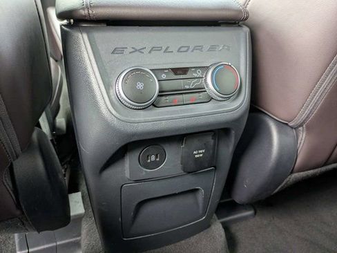 Used 2025 Ford Explorer Platinum w/ LUX Leather Package AWD/4WD image 15