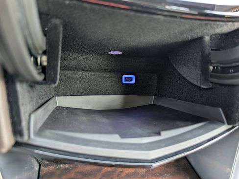 Used 2014 Cadillac XTS Luxury w/ Driver Awareness Package image 18