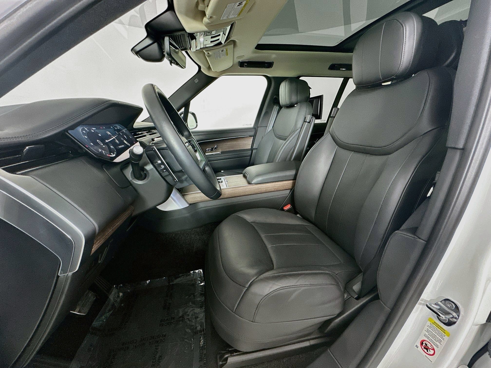 Used 2023 Land Rover Range Rover SE AWD/4WD image 19