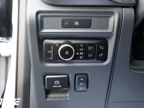 Used 2025 Ford F150 Lariat AWD/4WD image 21