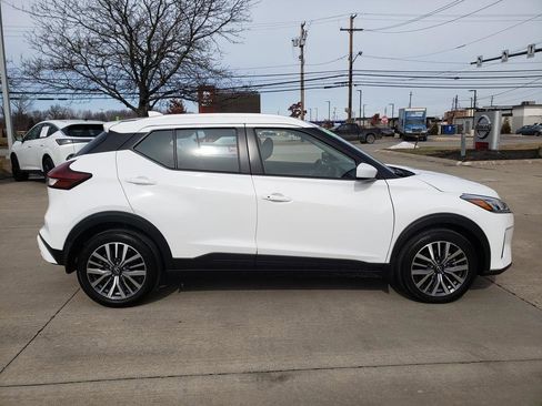 Used 2023 Nissan Kicks SV image 11