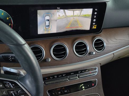 Used 2022 Mercedes-Benz E 350 Sedan image 27