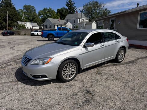 Used 2012 Chrysler 200 Limited FWD image 1