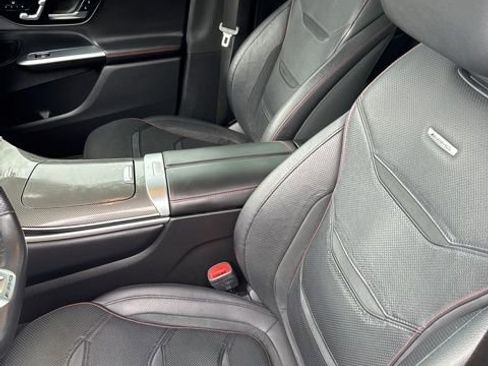 Used 2024 Mercedes-Benz GLC 43 AMG 4MATIC image 4