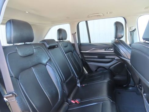 Used 2023 Jeep Grand Cherokee Limited w/ Trailer Tow Prep Group (B) AWD/4WD image 32