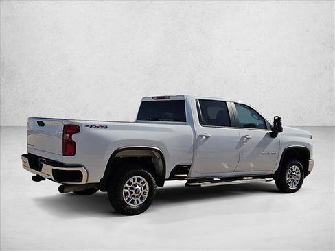 Used 2025 Chevrolet Silverado 2500 LT w/ Convenience Package AWD/4WD image 5