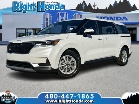 Used 2024 Kia Carnival LX image 1