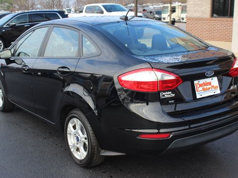 Used 2016 Ford Fiesta SE image 8