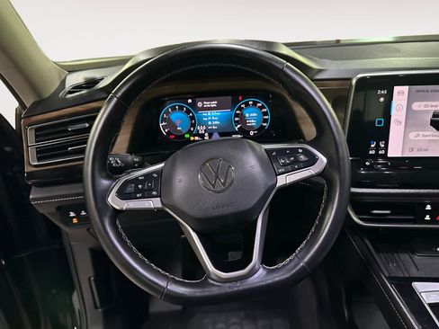 Used 2025 Volkswagen Atlas SE AWD/4WD image 19
