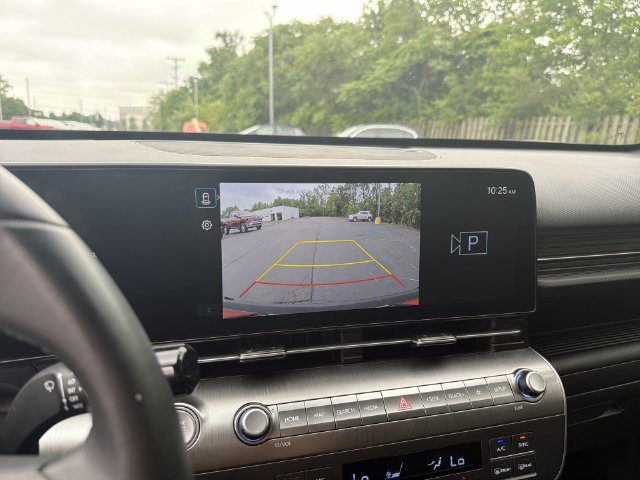 Used 2025 Hyundai Kona SEL FWD image 25