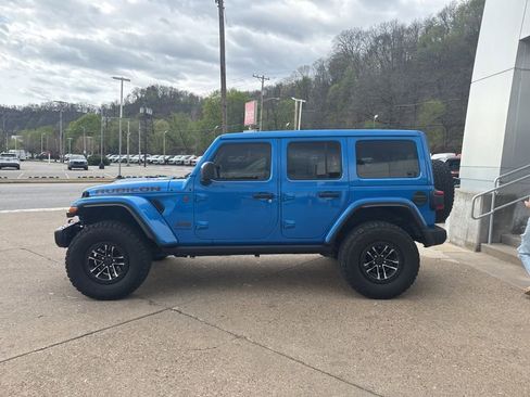 Used 2024 Jeep Wrangler Unlimited Rubicon AWD/4WD image 4