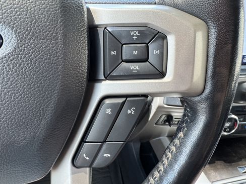 Used 2022 Ford F250 Lariat w/ Lariat Ultimate Package AWD/4WD image 13