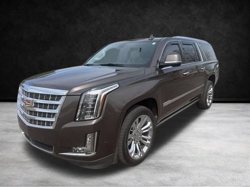 Used 2020 Cadillac Escalade ESV Premium Luxury w/ LPO, Radiant Package image 10