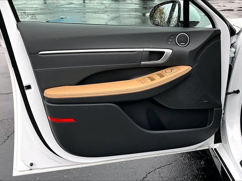 Used 2025 Hyundai Sonata Limited image 21