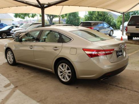 Used 2015 Toyota Avalon XLE Premium image 5