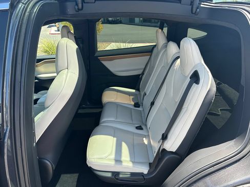 Used 2019 Tesla Model X AWD/4WD image 6