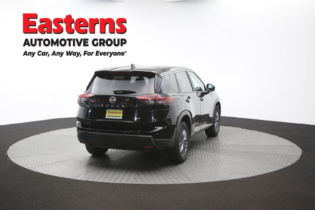 Used 2024 Nissan Rogue S AWD/4WD image 41