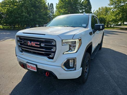 Used 2022 GMC Sierra 1500 AT4 w/ AT4 Premium Package AWD/4WD image 2