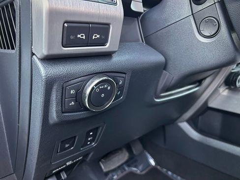 Used 2022 Ford F250 Platinum w/ FX4 Off-Road Package image 43