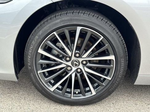 Certified 2025 Lexus ES 350 w/ Premium Package image 9