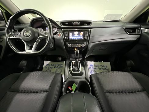 Used 2018 Nissan Rogue SV image 18