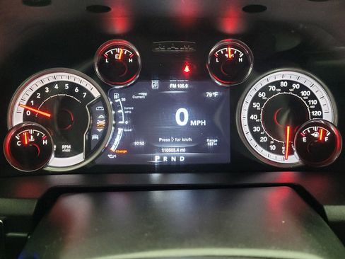 Used 2020 RAM 1500 Classic SLT w/ Luxury Group RWD image 23