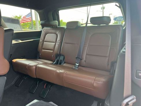 Used 2023 Lincoln Navigator Reserve AWD/4WD image 18