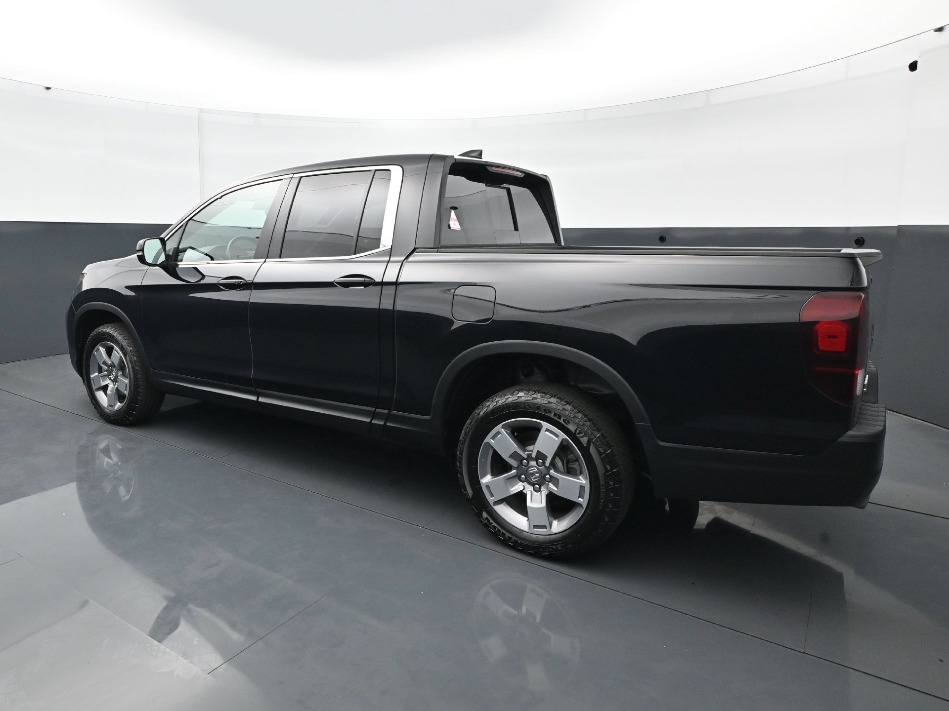 Used 2025 Honda Ridgeline RTL image 4