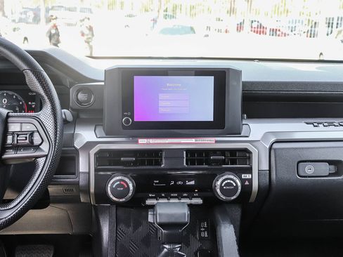 Certified 2026 Toyota Tacoma SR5 AWD/4WD image 17