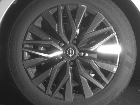 Used 2025 Nissan Altima 2.5 SV image 12