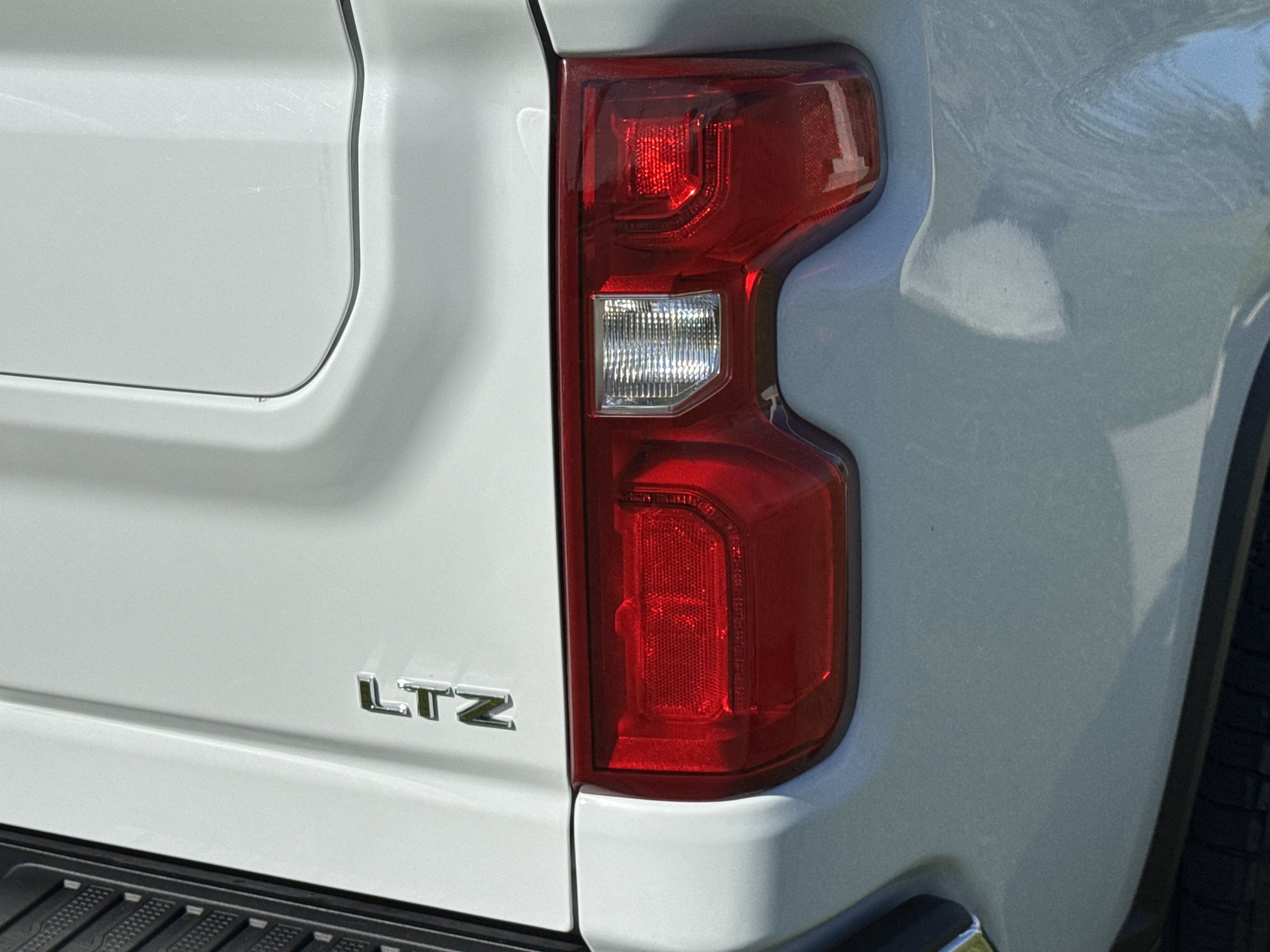 Used 2024 Chevrolet Silverado 3500 LTZ w/ LTZ Convenience Package AWD/4WD image 11