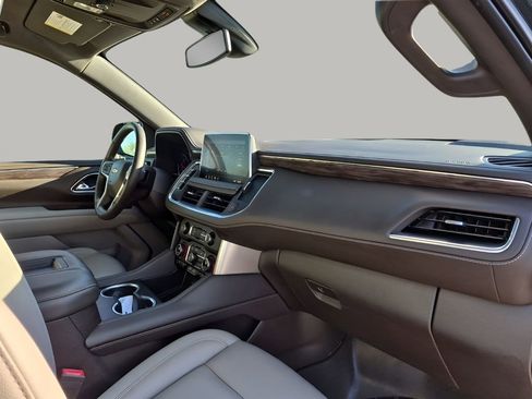 Used 2021 Chevrolet Tahoe LT w/ Luxury Package image 14