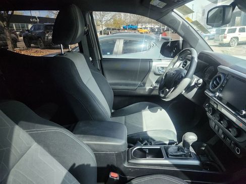 Used 2023 Toyota Tacoma TRD Off-Road w/ Black Out Package (TMS) AWD/4WD image 10
