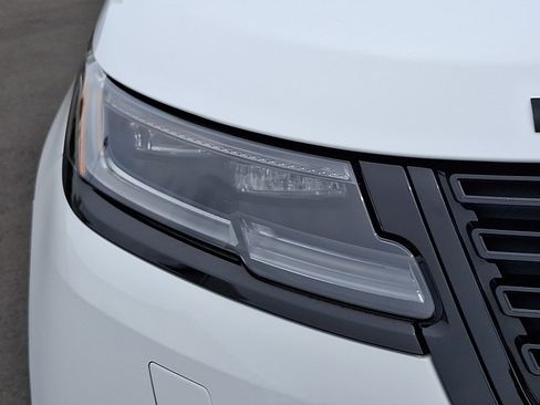 Used 2026 Land Rover Range Rover Velar Dynamic SE AWD/4WD image 13
