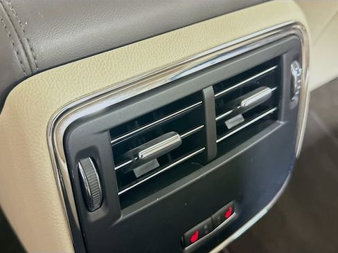 Used 2020 Lincoln Continental Standard w/ Premium Package image 27