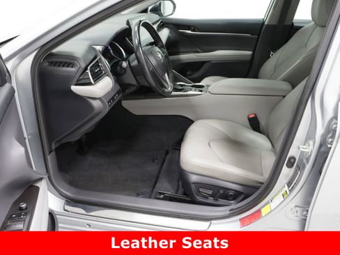 Used 2024 Toyota Camry XLE image 14