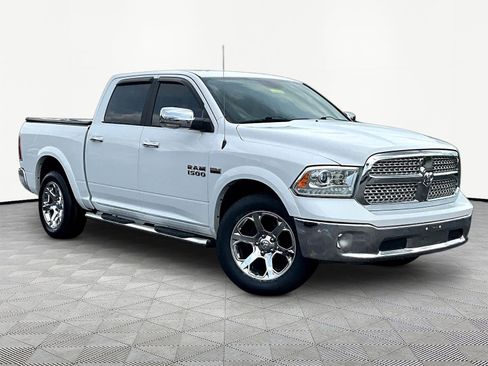 Used 2017 RAM 1500 Laramie AWD/4WD image 3