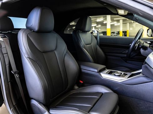 Used 2024 BMW M440i Convertible w/ Premium Package image 28