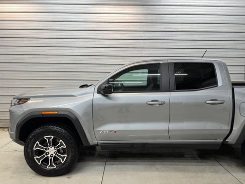 Used 2025 GMC Canyon AT4 AWD/4WD image 3