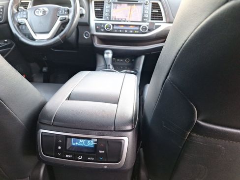 Used 2019 Toyota Highlander Limited image 34