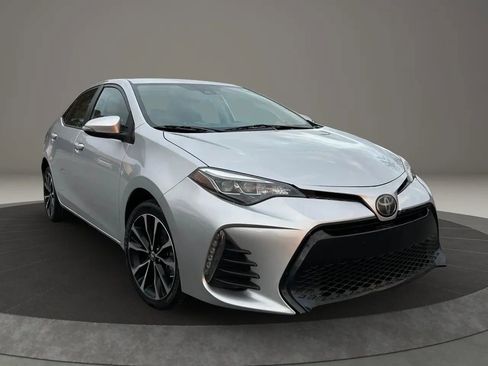 Used 2019 Toyota Corolla SE image 2