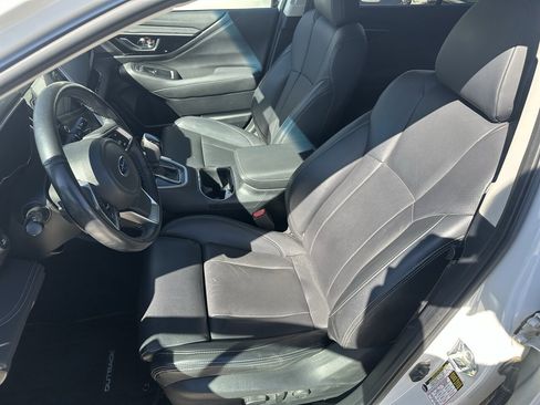 Used 2022 Subaru Outback Limited image 15
