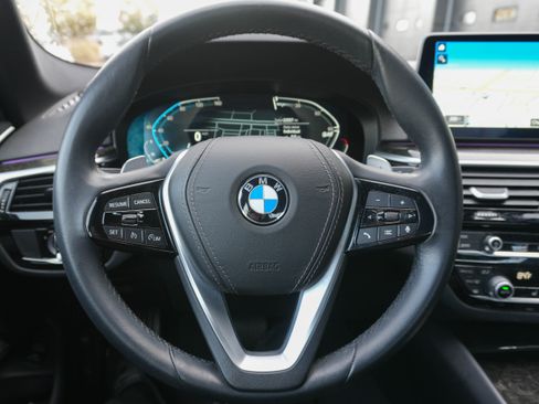 Certified 2023 BMW 530i xDrive w/ Premium Package image 15