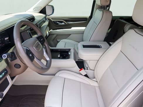 Used 2023 GMC Yukon Denali AWD/4WD image 12