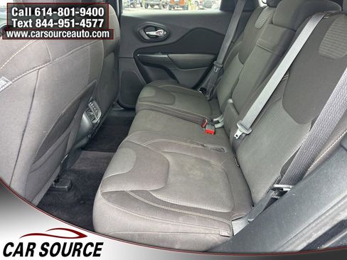 Used 2016 Jeep Cherokee Latitude w/ Comfort/Convenience Group AWD/4WD image 12