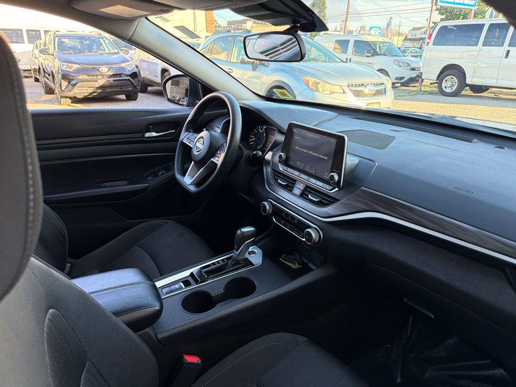 Used 2025 Nissan Altima 2.5 SV AWD/4WD image 12