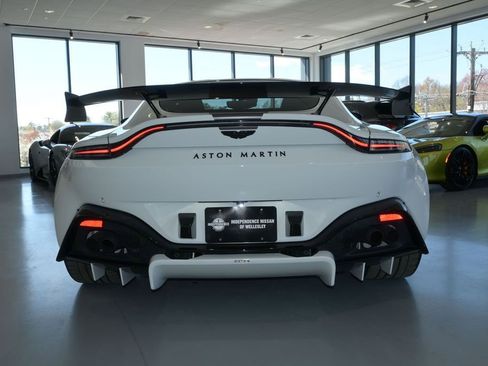 Used 2023 Aston Martin V8 Vantage Coupe RWD image 18